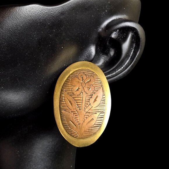 Vintage Floral Oval Brass Copper Pierced Earrings Etched Flower Design 1" x 1.5" - Picture 1 of 7